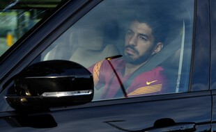 Luis Suarez quitte le centre d'entraînement du Barça, le 23 septembre 2020.