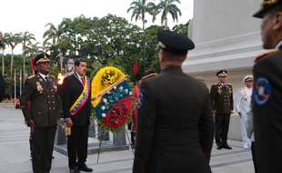 Nicolas Maduro, au centre de la photo, le 24 juin 2019 à Carabobo.