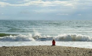 Le niveau de la mer sur une bande côtière de la façade atlantique des Etats-Unis incluant des villes comme New York et Boston, augmente jusqu'à quatre fois plus rapidement que la moyenne mondiale, selon une étude publiée dimanche dans la revue Nature Climate Change.