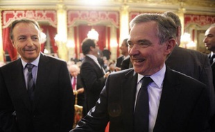 Le président de l'Assemblée nationale Bernard Accoyer (UMP) a provoqué mercredi une vague d'indignation chez les socialistes en déclarant que les conséquences économiques et sociales d'un rendez-vous "raté" en 2012 seraient comparables "à celles provoquées par une guerre".