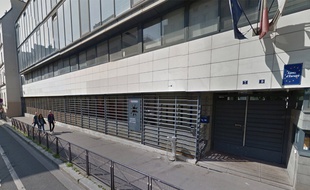 Le lycée Jean-Jaurès dans le 19e arrondissement est occupé depuis ce vendredi, minuit, par des migrants.