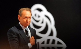 Le tribunal administratif a ordonné mardi au maire PS de Paris Bertrand Delanoë de lui transmettre d'ici au 1er mars une liste de personnes susceptibles d'assurer le Service minimum d'accueil (SMA) dans les écoles en cas de grève, ce qui sera fait, a assuré la Ville dans un communiqué.