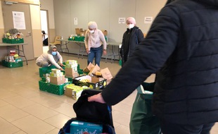 A la maison de quartier de Bagatelle, l'asso AlimEco réalise chaque mardi une distribution alimentaire depuis le début de la crise sanitaire.