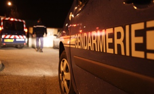 Illustration. Gendarmes la nuit.