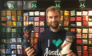 Ancien pompier, Adrien Bischoff s'est reconverti dans la chaussette en 2011.