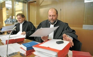 Les avocats de Barresi, Pierre Bruno (à gauche) et Eric Dupont-Moretti , hier à Colmar.