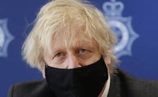Boris Johnson, le 17 février 2021 à Bridgend.