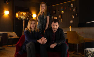 Sylvie Testud, Romane Jolly et Michaël Youn sont les vedettes de la minisérie « Fugueuse ».