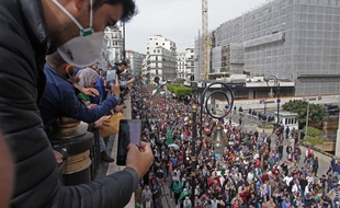 Manifestation antirégime à Alger, le 13 mars 2020.
