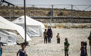 Des enfants au camp de Roj, où sont retenus les enfants français des djihadistes, en septembre 2020.