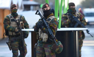 Des patrouilles de soldats belges, le 23 novembre 2013 à Bruxelles
