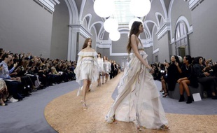 Défilé Chloé lors de la fashion week le 1er octobre 2015 à Paris