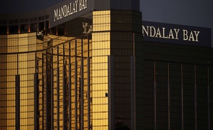 Le tireur de Las Vegas était réfugié au 32e étage de l'hôtel Mandala Bay, d'où il a fait feu.