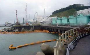L'autorité japonaise de régulation nucléaire a exigé lundi que la compagnie gérante de la centrale accidentée de Fukushima fasse preuve de prudence pour les lourdes tâches à venir, dont le retrait de combustible usé de la piscine de désactivation du réacteur n°4.