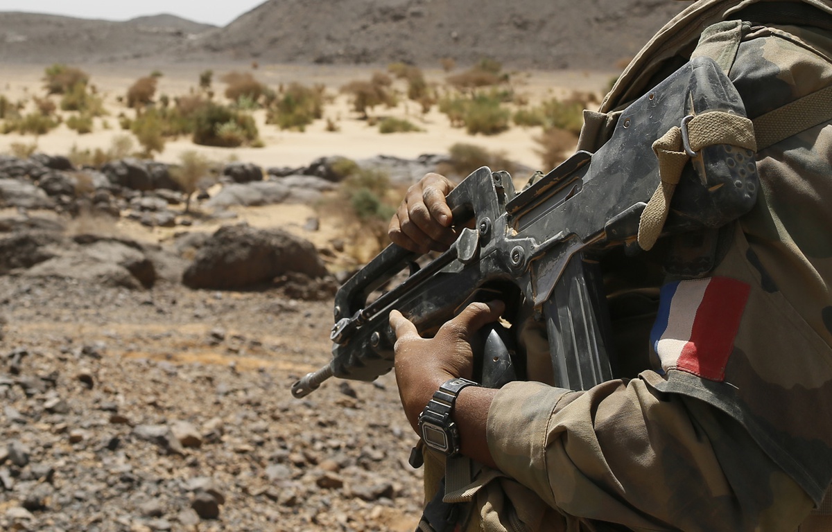 Soldat D Une Armée Populaire Mots Croisés Armée française: Le Famas remplacé par un HK 416 allemand dès 2017?