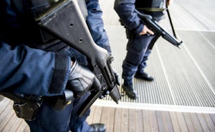 Des policiers belges, le 16 janvier 2015