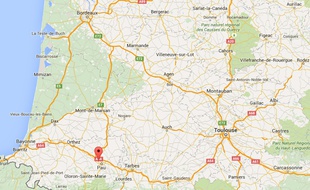 Oloron se situe à 30 kilomètres de laville de Pau, dans le Béarn.