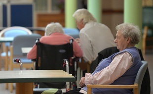 Des malades d'Alzheimer dans une maison de retraite de l'est de la France. (archives)