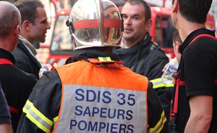 Des pompiers en intervention rue de Penhoët à Rennes, le 10 septembre 2014.