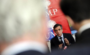 François Fillon, qui s'est officiellement lancé dans la course à la présidence de l'UMP, fera son premier déplacement lundi dans le Loiret, accompagné notamment de Valérie Pécresse, Laurent Wauquiez et Eric Ciotti, a annoncé vendredi son équipe.
