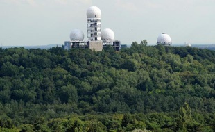 La station d'écoutes abandonnée du Teufelsberg, vestige de la guerre froide, le 27 juillet 2011