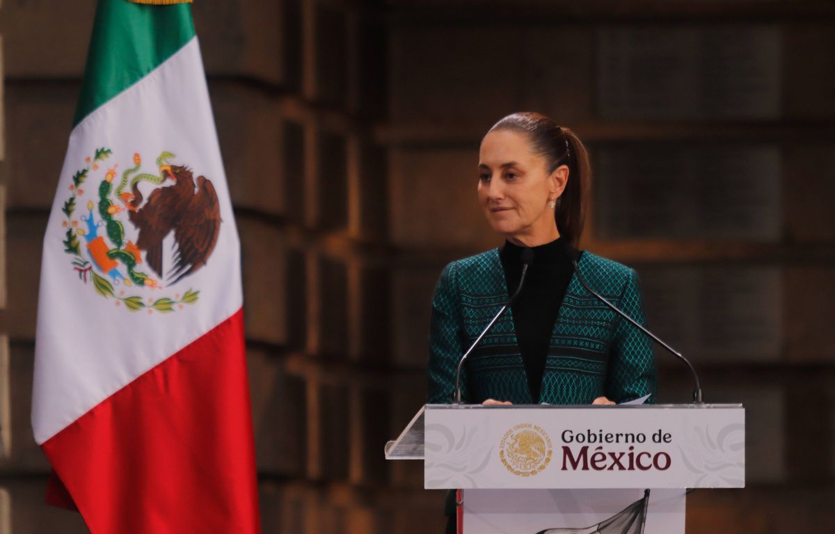 Mexique : Un homme touche la poitrine de la présidente Claudia Sheinbaum et tente de l'embrasser en pleine rue