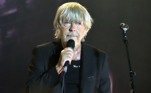 Le chanteur Renaud.