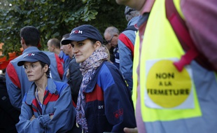 Des salariés du site Alstom de Belfort lors d'une manifestation organisée le 27 septembre.