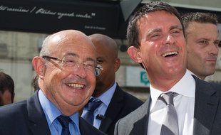 Jean Germain et Manuel Valls, à Tours, en août 2013.