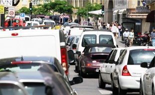 L'automobile et les embouteillages restent la première source de pollution à l'ozone.