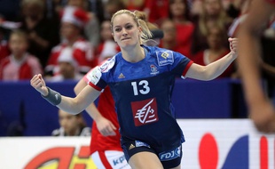 Manou Houette et l'équipe de France de handball ont remporté la médaille de bronze lors de l'Euro, le 18 décembre 2016 en Suède.