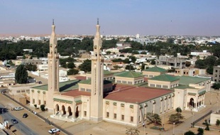 Le gouvernement mauritanien et la Société islamique pour le développement du secteur privé (SIDSP), filiale de la Banque islamique de développement (BID) ont signé à Nouakchott une convention qui permet à la Mauritanie d'émettre ses premiers bons du trésor islamiques.