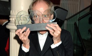 John Barry, élu homme de l'année par GQ au Royal Opera House, à Londres le 5 Septembre 2006