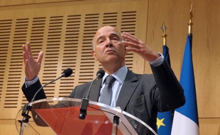 Le ministre de l'Economie Pierre Moscovici et son homologue au Budget Bernard Cazeneuve vont annoncer mercredi les prévisions de croissance et de déficit pour 2013 et 2014, et donner les grandes lignes du projet de budget pour l'année prochaine.