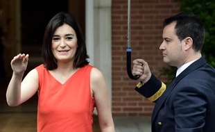 La ministre de la Santé du gouvernement espagnol a démissionné après des révélations sur l'obtention de son diplôme universitaire