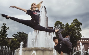 Virginia Tomarchio et Willy Hem du groupe Flying Steps à Milan, en Italie.