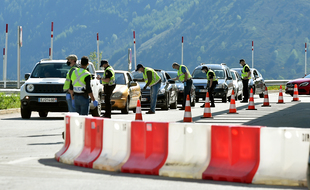 Lors d'un contrôle à la frontière entre la France et l'Andorre en période de crise Covid-19 (illustration).