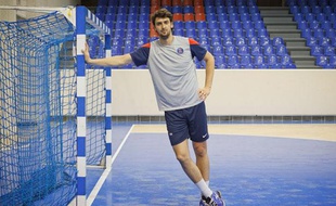 Le Croate du PSG Handball Marco Kopljar mesure 2,10 mètres.