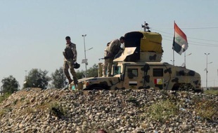 Plusieurs milliers de soldats irakiens étaient à pied d'oeuvre samedi pour tenter de sécuriser une étendue désertique de l'ouest du pays qui servirait de point de passage aux insurgés sunnites se rendant en Syrie voisine, a-t-on appris auprès d'officiers supérieurs.