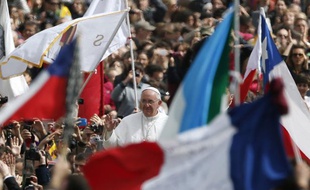 Le pape François prononçait dimanche 31 avril 2013 sa première bénédiction solennelle «Urbi et orbi» au Vatican.