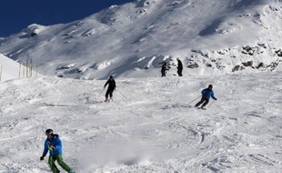 La station de La Clusaz (Haute-Savoie), )à nouveau endeuillée après le décès d'un skieur de 72 ans, le 28 février. (illustration)