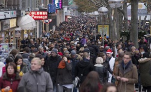 Une artère commercante de Stuttgart le 29 novembre 2014. A1 partir du 1er janvier 2015, 4 millions d'Allemands vont pouvoir bénéficier d'un salaire minimum