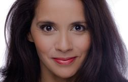 L’humoriste Sophia Aram rejoint Le Point pour y tenir une chronique hebdomadaire