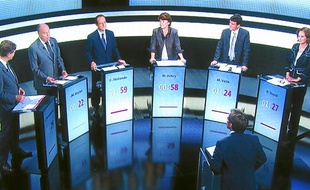 Les six candidats au débat organisé par le PS dans le cadre de ses primaires citoyennes, sur France 2, le 15 septembre 2011.