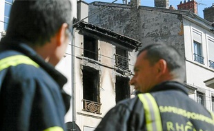 L'incendie a entièrement détruit le deuxième et le troisième étage.