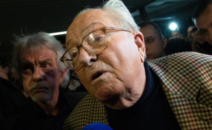 Le président d'honneur du Front National (FN), Jean-Marie Le Pen, le 29 mars 2015 à Carpentras, dans le sud de la France