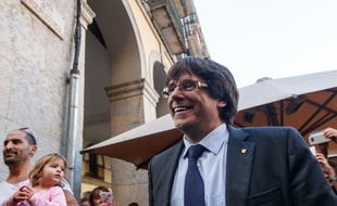 L'ex-président catalan destitué Carles Puigdemont est réfugié à Bruxelles avec cinq membres de son ancien gouvernement.