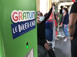Dans un tram de la la ligne 1 à Nantes, le dimanche 25 avril 2021