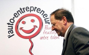 Hervé Novelli, ancien Ministre du Commerce, de l'Artisanat, des PME, du Tourisme des Services et de la Consommation lors du lancement en juin dernier de la quinzaine de l'Auto-entrepreneur organisee par l'UAE et la Mairie du 15eme. Paris, FRANCE, 14/06/201