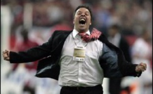 Vingt-huit ans après sa victoire en Coupe de France contre Nice, Nancy a récidivé en dominant l'OGCN 2-1 et remporté la Coupe de la Ligue pour ajouter un deuxième trophée à son palmarès, samedi au Stade de France.